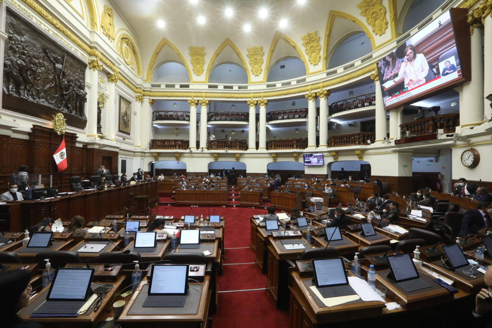 Congreso establece requisitos para que personas idóneas ocupen cargos de ministros y viceministros