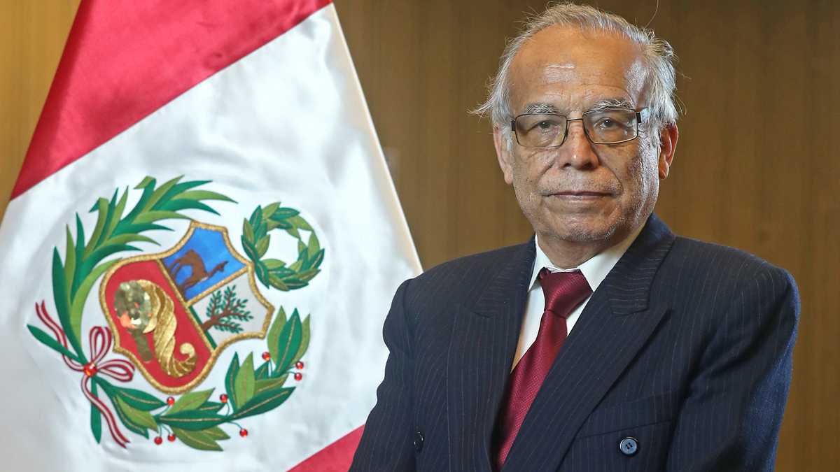 Aníbal Torres renunció a la presidencia del Consejo de Ministros