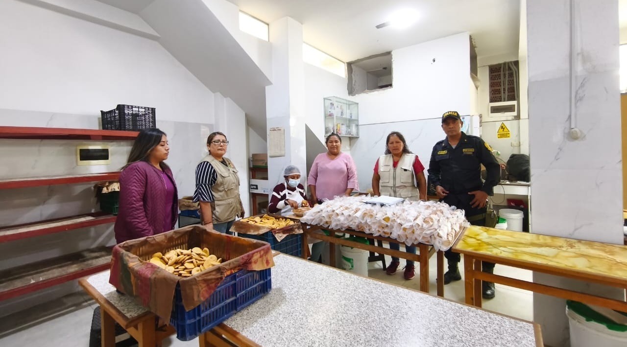 Municipalidad de Huáncano realizó operativo inopinado a restaurantes y pastelerías