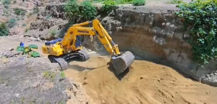 Municipalidad de Huáncano ejecuta rehabilitación vial en Lucmos