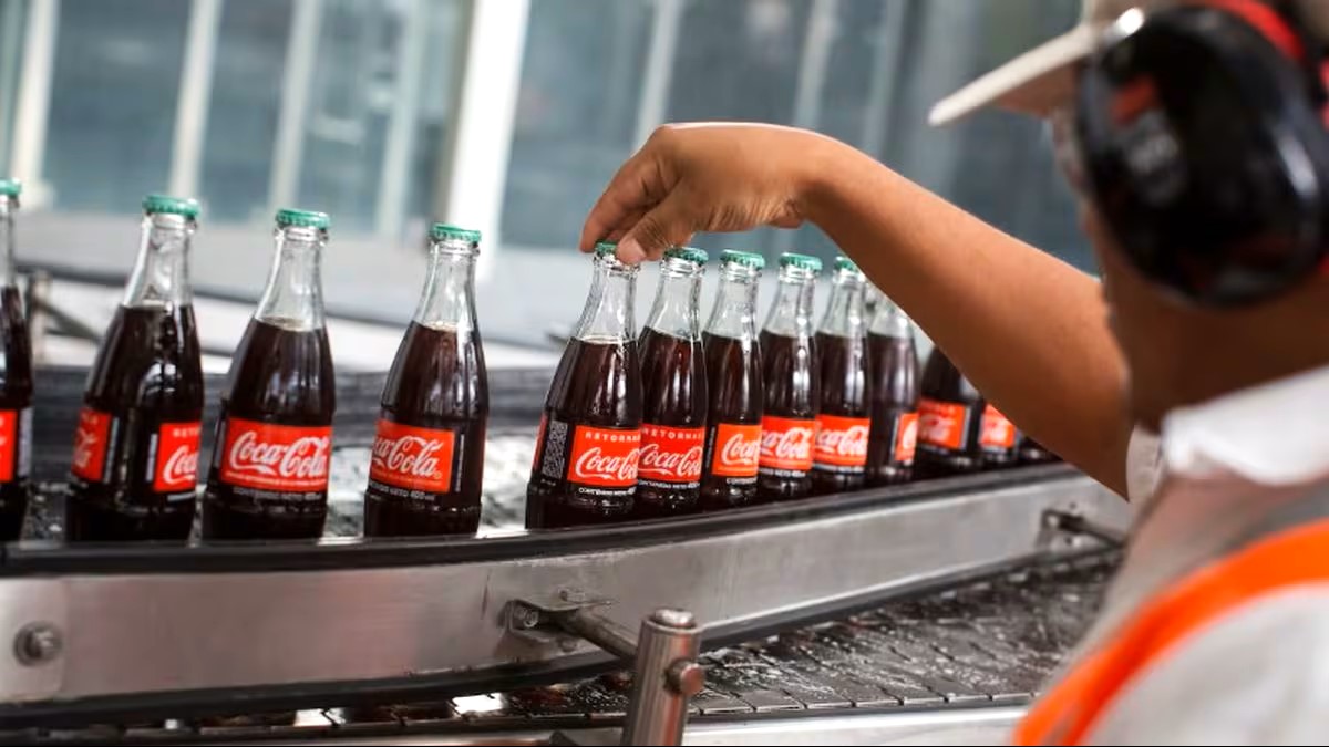 Anuncia la presidenta Keiko Fujimori: Coca Cola invertirá mil millones de dólares en Perú durante los próximos cinco años