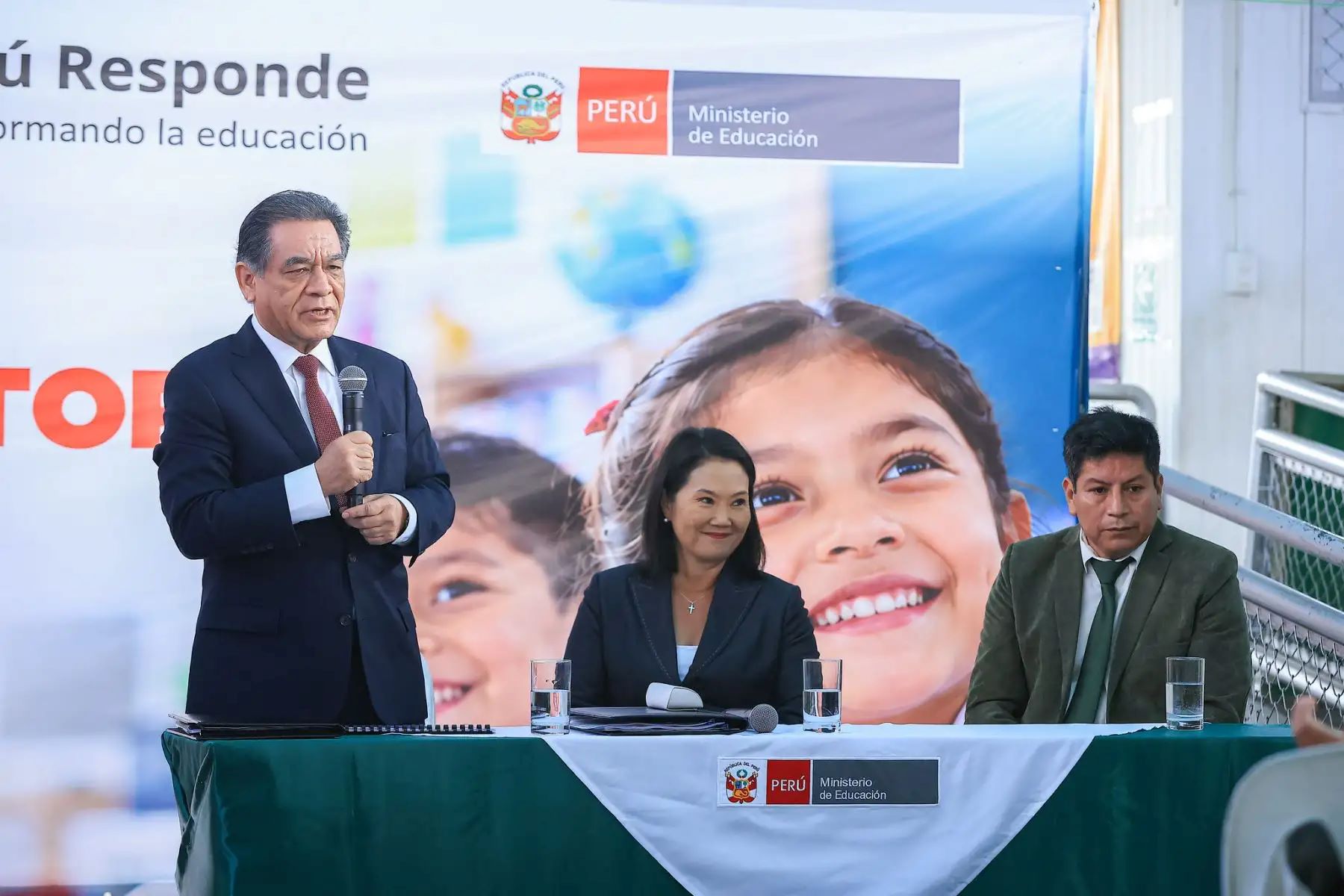 Minedu anuncia Programa de Excelencia Docente y nota mínima de 14 para ingreso a CPM